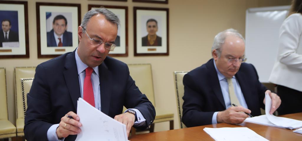 Η ΓΕΚ ΤΕΡΝΑ υπογράφει την παραχώρηση της άδειας καζίνο στο Ελληνικό Η ΓΕΚ ΤΕΡΝΑ υπογράφει την παραχώρηση της άδειας καζίνο στο Ελληνικό